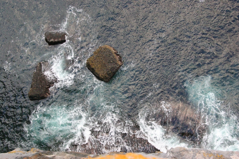 Cliff at celtic stone fort, Aran Islands Ireland 1.jpg